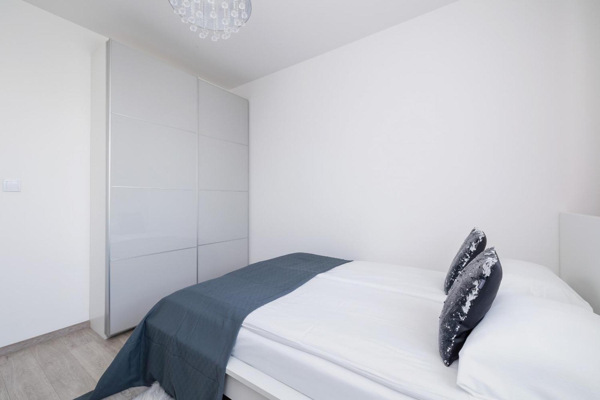 Cracow Pradnik Spacious & Family Apartment With 3 Bedroom By Renters Prestige Kraków Zewnętrze zdjęcie